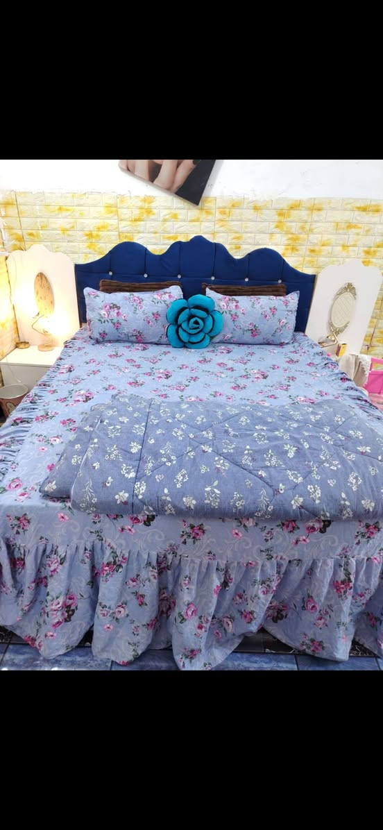 سلام عليكم غرفه لبيع شوفت عينك سعره ٣٥٠ بيه مجال بدون دوشك مكان ال معالي ***********
