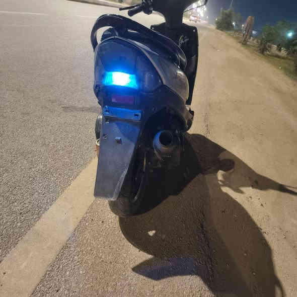 السلام عليكم دراجه للبيع مكينه 49 مفتوح كهربائيات شغاله كله.  مكاني حله جبله لسعر 400وبيه مجال لطيبسن ولي مو شراي لا يتعبني.  ***********
