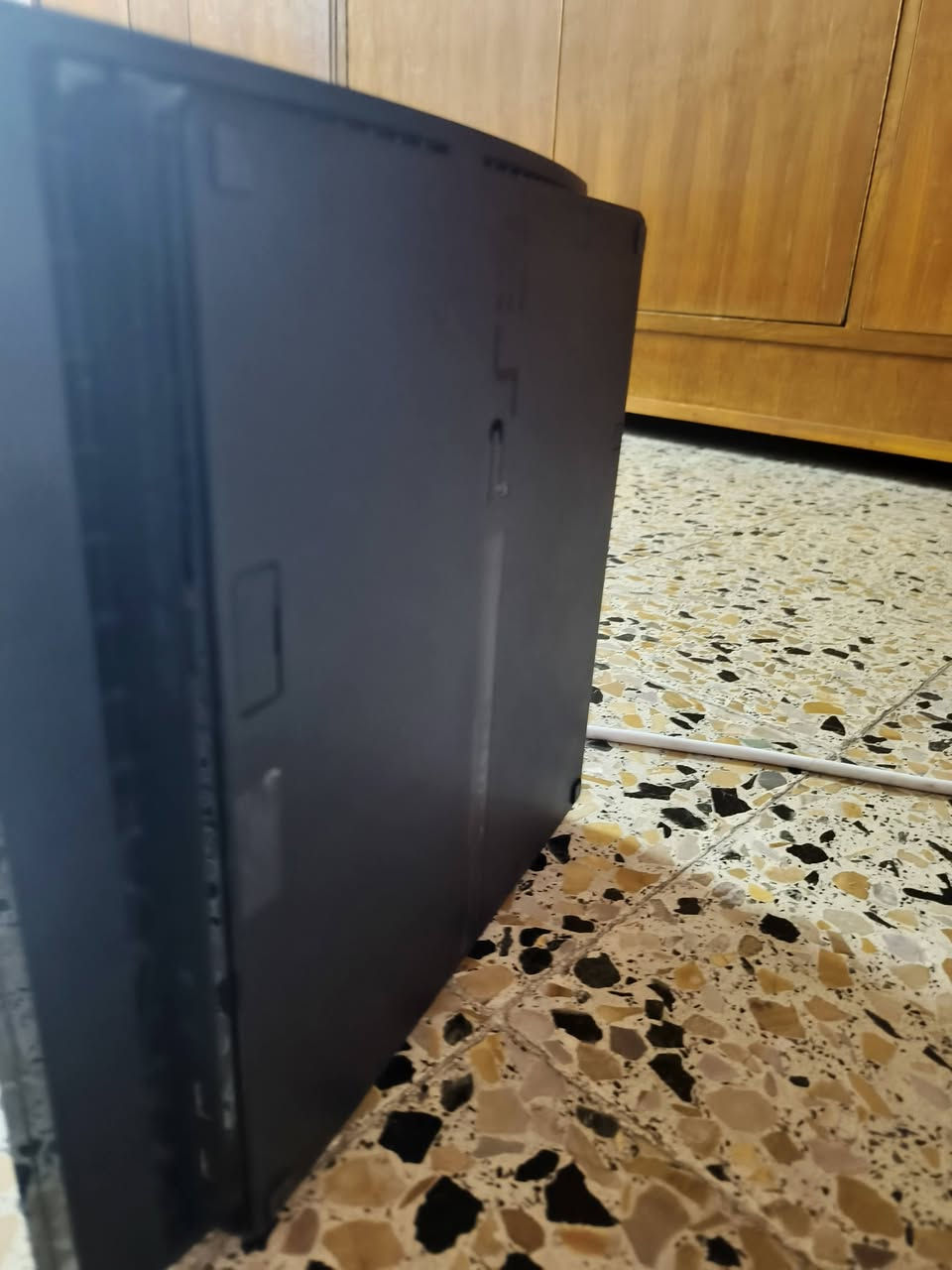 السلام عليكم ورحمالله وبركاته 
بلي ٣ للبيع او مراوس اكس بوكس ون Sالجهاز امانت الله نضافه 100% الجهاز انطيك تفحص شرط الجهاز جلخ مابي حيل نضيف ملحقاتو الجهاز نضام مكاتب نضام هين بي ٣ مكاتب كامله السعر 145 وبي مجال للطيبين للتواصل على الرقم او خاص 
الرقم 
***********

