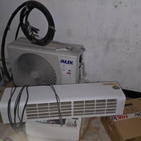 سبلت اواكس AUX مستخدم اقل من شهر للبيع تبريد ثلج نظافه 100/100 0777481...