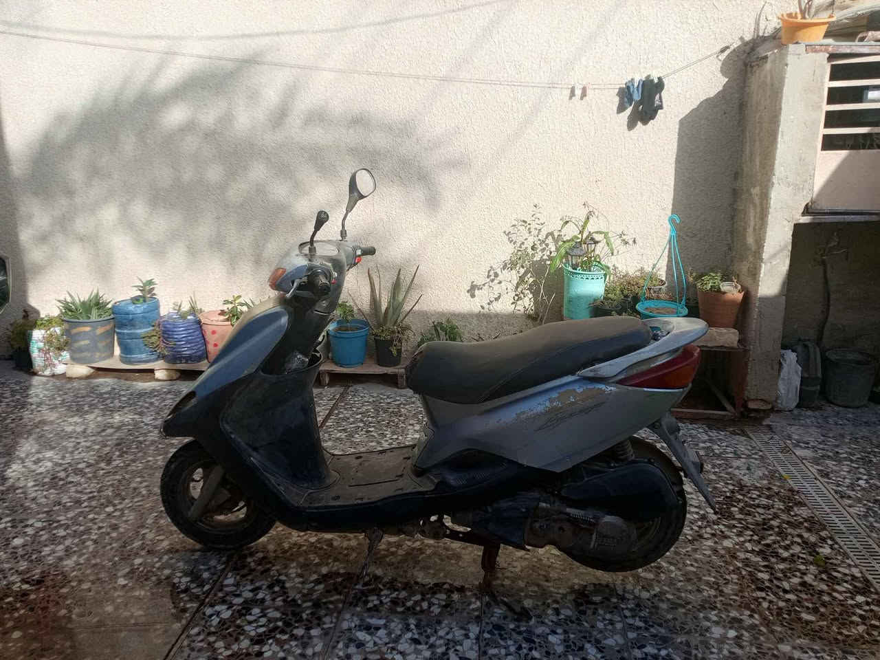 سلام عليكم دراجه بريز شغاله سلف هندر كهربائيات كامله شلعه ومعدل محرك ناعم كله جديد الدراجه خير من الله المكان اليرموك اربع شوارع السعر ٤٥٠ *********** بغداد, العراق
