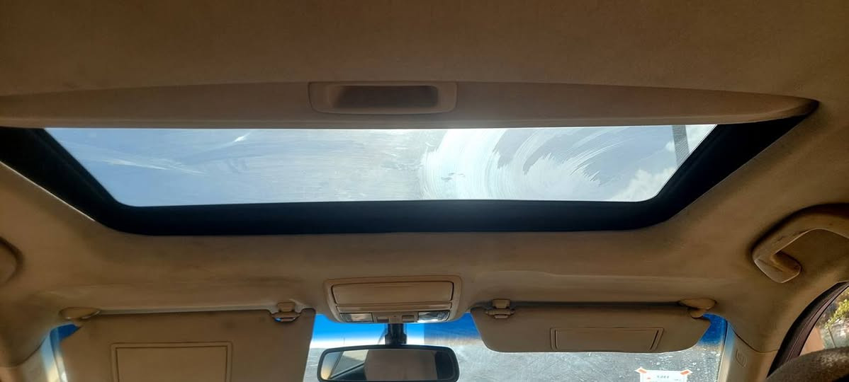 هوندا اكورد موديل 11
فتحة بالسقف مري جوانب تحكم كهربائي 
سيارة محرك 6سلندر مجفت حديثا 
صاحب الوكالة كربلاء المقدسة تحويل مباشر
إتصال ***********
