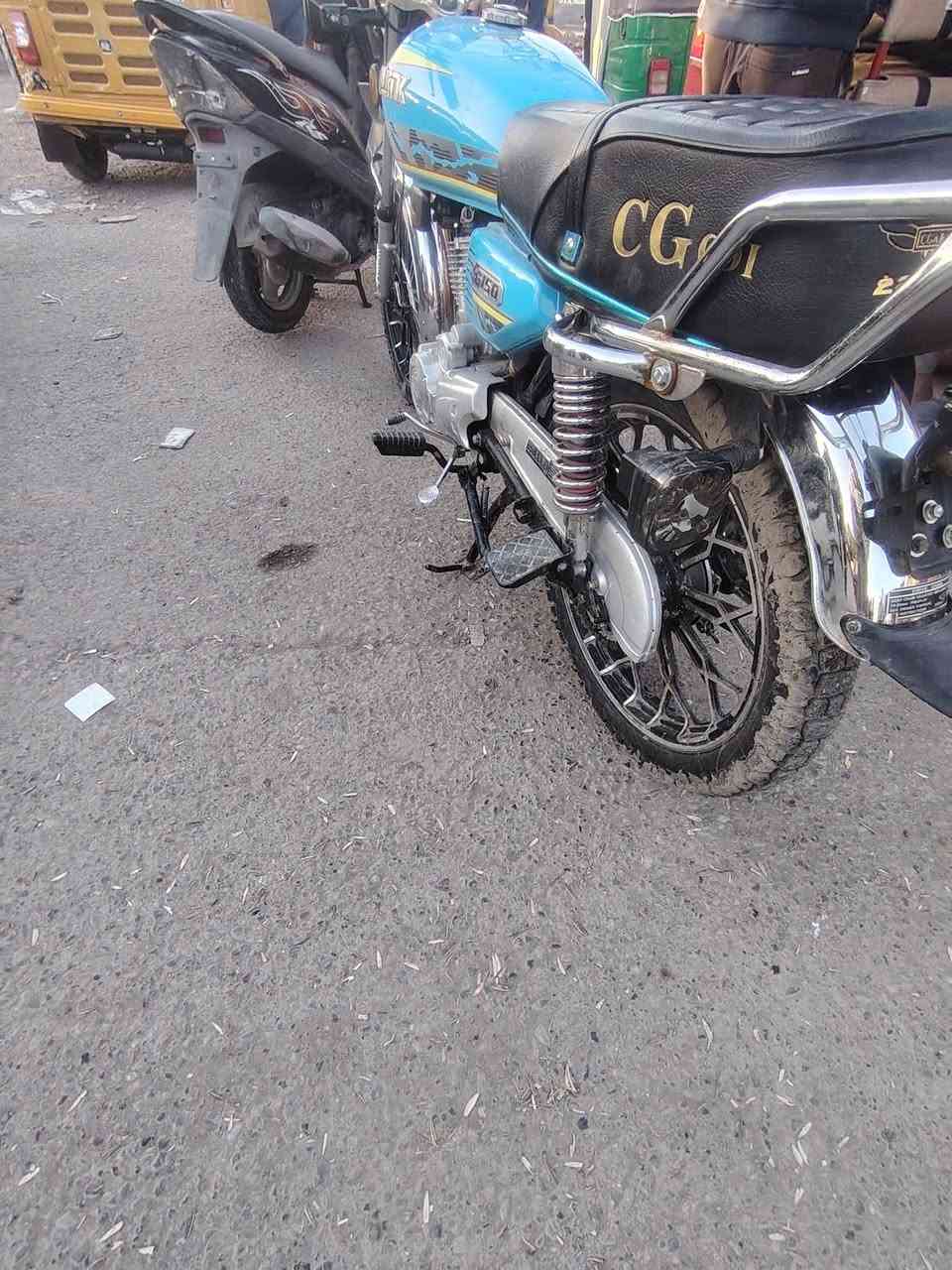 سلام عليكم دراجة سونك 24 خمسة كير وراق كاملة دراجه تخبل كلشي مابيه نكر وطلع كبل بيع 650 الف وبيها مجال بس شراي مكاني بغداد رقم ***********
