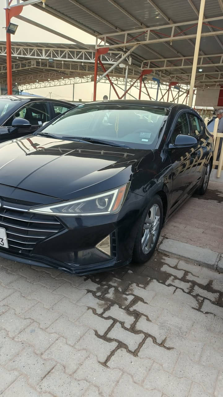 السلام عليكم
هيونداي النترا 2020 وارد امريكا 
حادثها جاملغ ايمن امامي فقط وبيها بارد قليل 
سونارها مرفق بلمنشور 
رقم نجف انكليزي بأسمي 
السعر 133 وبيها مجال بسيط مكاني نجف
للاستفسار***********
