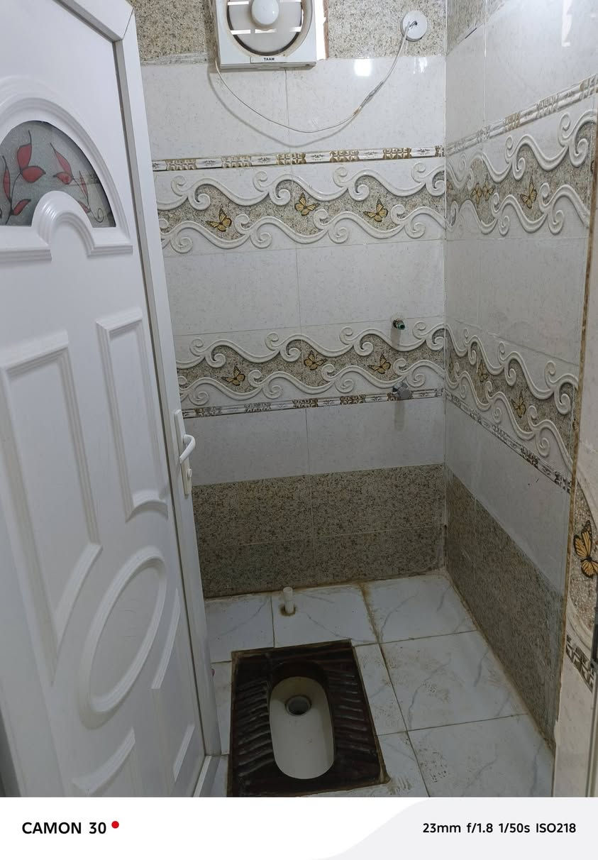 السلام عليكم بيع مستعجل بيت زراعي المساحه 250 متر ناحيه الفظليه الموقع شارع العطاوه قرب بيت ابو علي لامي يتكون من 3 غرف صاله ومطبخ وستقبال صحيات السعر جدآ جدآ مناسب للاستفسار *********** واتساب *********** اتصل 🥰 نستقبل كافت العروض داخل الفظليه وطرافها ❤️
