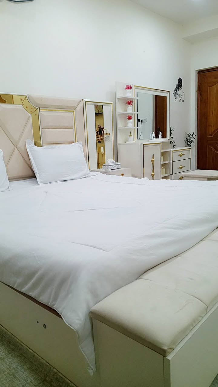 للبيع غرفه نوم مستخدمه 5اشهر ونضيفه ومابيه ولا خدش اشتريته 2 مليون و400 ابيعه بمليون و700 بيه مجال شويه 😄
للاستفسار مراسله هذا الرقم ‏‪***********‬‏
