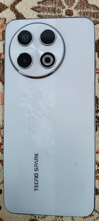 تكنو سبارك 30 برو • ٢٥٦/١٦ • بصمه بالشاشه