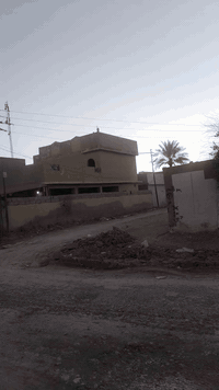 السلام عليكم و رحمة الله دار طابو صرف ركن للبيع المساحة 278 متر موقع مميز بداية الشارع المؤدي الى مدرسة الاصمعي يبعد 70 متر عن شارع الرحمة العام منطقة ال5الاف بعقوبة ديالى 
***********
***********
