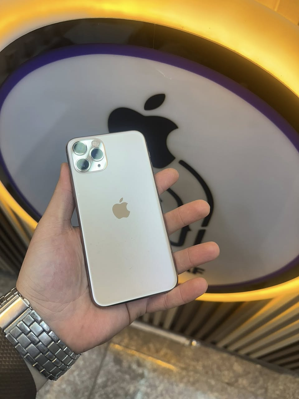 ١١ برو ماكس ٢٥٦ ب ٢٣٠ مكاني النجف ***********
