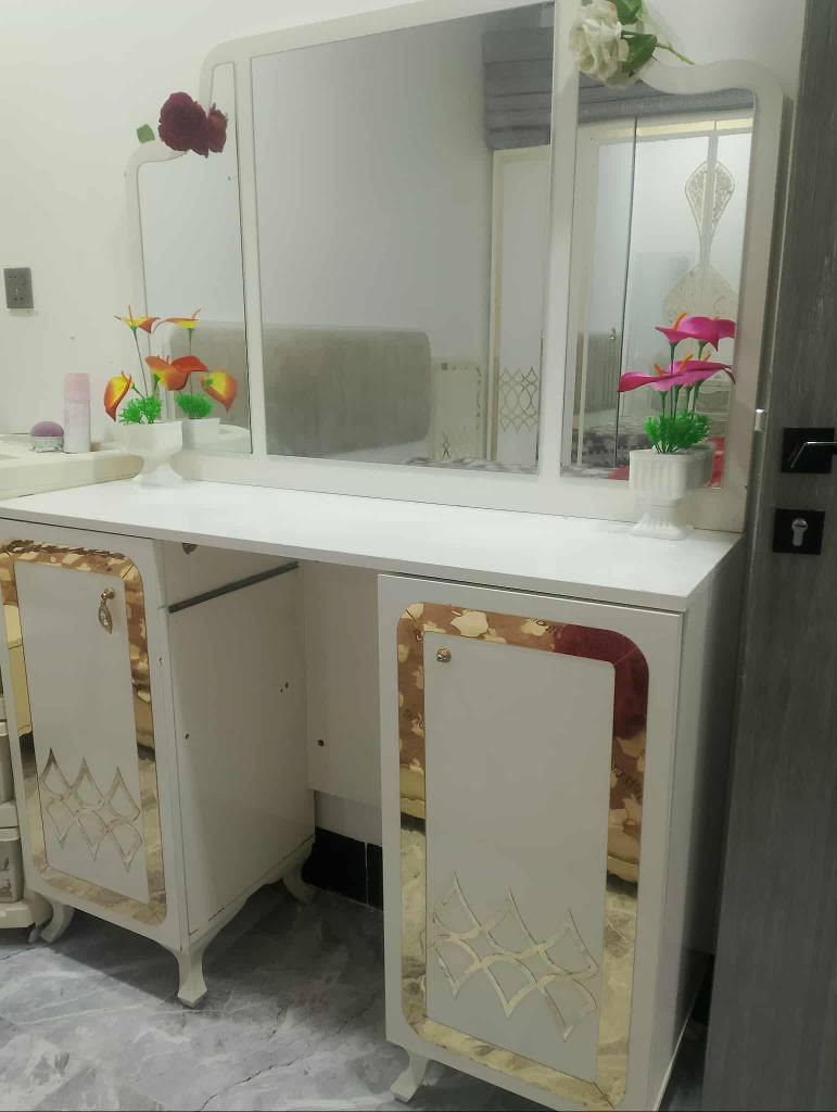 غرفة تركيه نضيفه استعمال قليل ٨ قطع حتى بيها تايرات حتى تتحرك بسهوله وماتخرب السعر ٥٠٠ وبيها مجال موصل, نينوى


**إذا كنت صاحب هذا الإعلان وتريد حذفه لأي سبب، رجاءا أرسل رسالة إلى الدعم الفني**