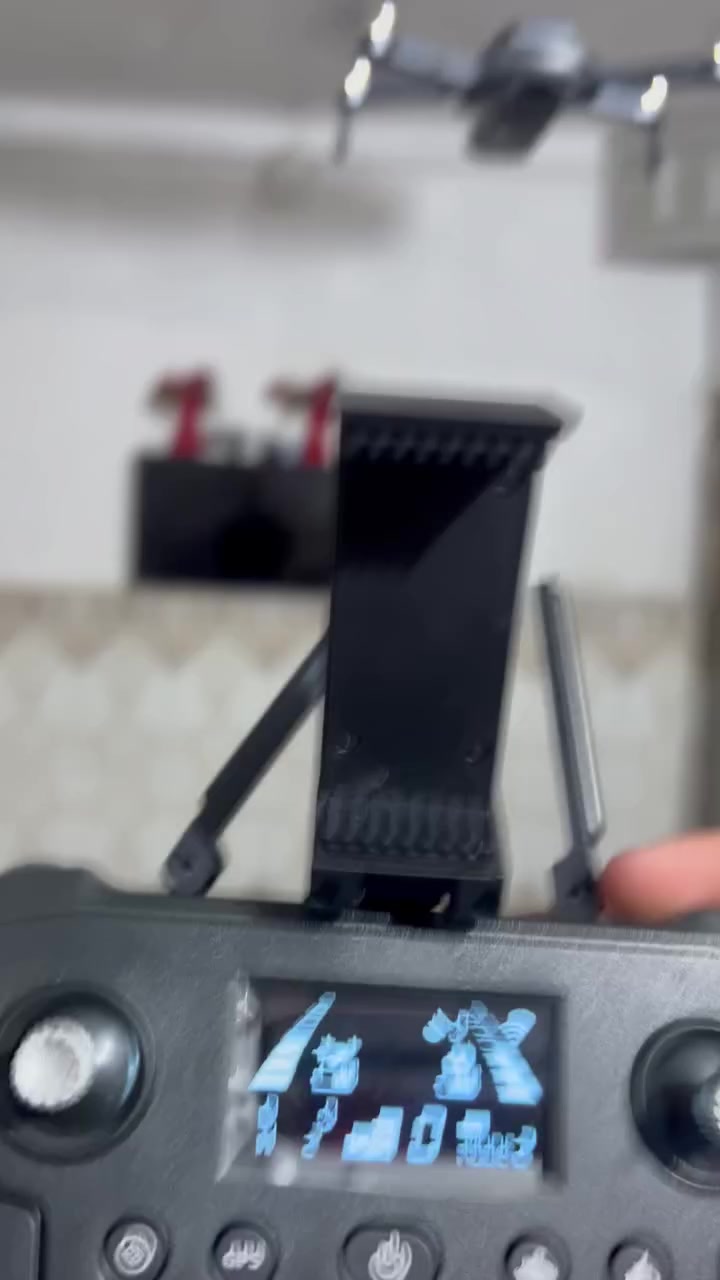 السلام عليكم شلعه ادرونات وحده منه كمبل
وسياره احترافيه
ثلاثه ادرونات L900
ادرون RG101pro كمبل فول
GT3
جطل سياره
وكامره كوبرو ضد الماء
وطابعه استيكرات توصيل موجود
مكان ناصريه حي الشهداء يم بانزين خانه مال المهندس توصيل ***********
