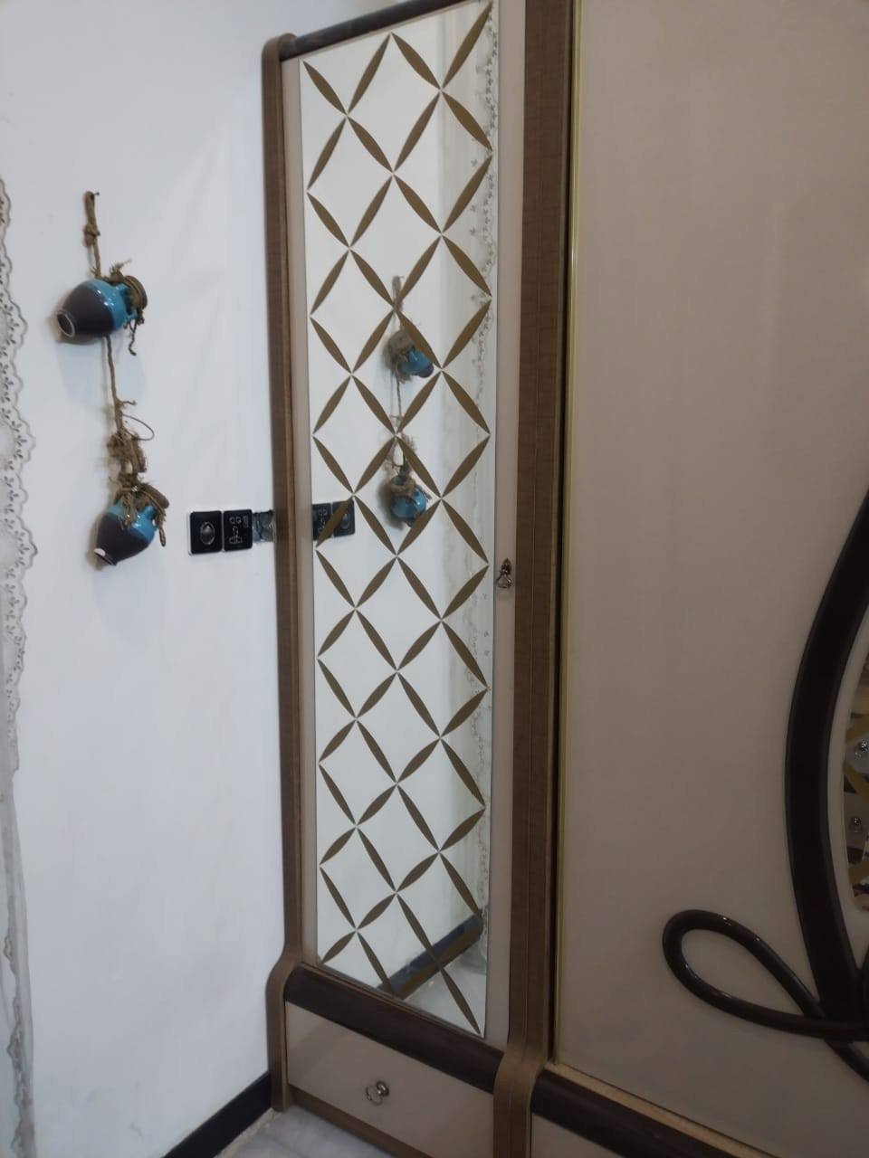 غرفه تركيه مستخدمه 10قطع السعر مليون ونص رقم***********
