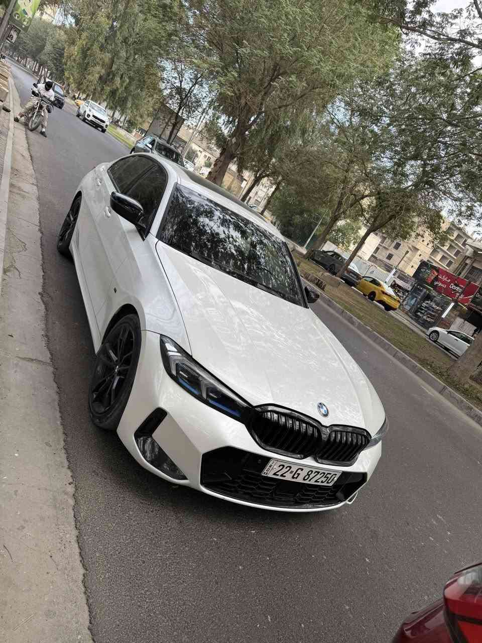 سلام عليكم330 m بكج اصل موديل 22 ماشيه 63 الف كيلو حادث جاملغ وبنيد جهه السايق قطعتين صبغ ايرباك طاك  محدث دعاميات ولايتات 23 ام بكج رقم اربيل باسمي سياره جاهزه ومناقصهه شي مكاني بغداد السعر 24 ونص بيهه مجال ***********
