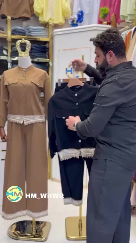 ⁨ سوت العيد ❤️‍🔥السوت المفضل للبنوتات قماش مريح وتصميم أنيق  بلمسة دانتيل ناعمة الوانه (اسود،جوزي،حني،بيجي)القياسات (M,L,XL,2XL)طول القميص 65cmللحجز والاستفسار  @واتساب ***********  #بابل⁩
