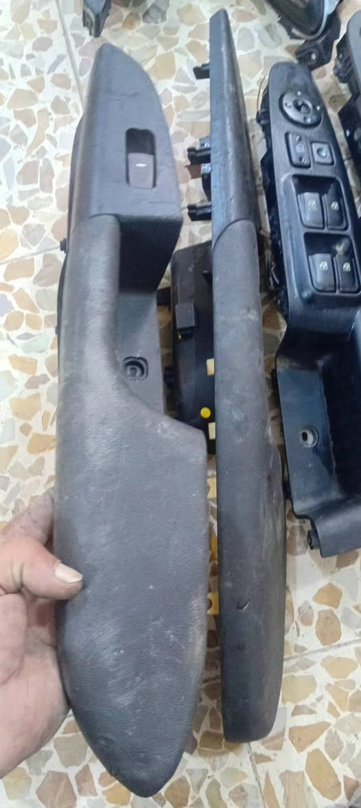 السلام عليكم شباب اغراض سوناتا مع ازيرة حسب متوفر ***********
