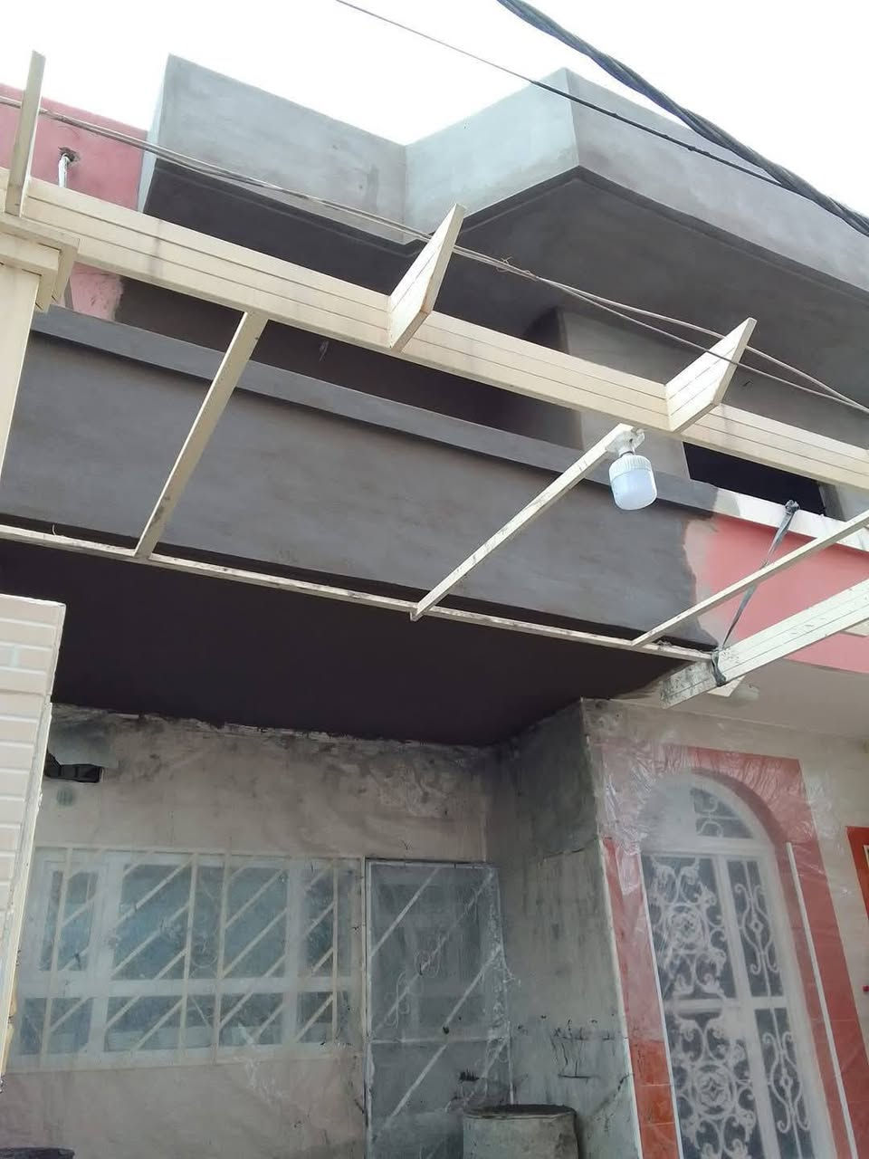 لباخ متفرق شغل داخل كركوك فقط قاط واحد 3 قاطين تشميع ولبخ 3ونص صلخ 2ونص ***********
