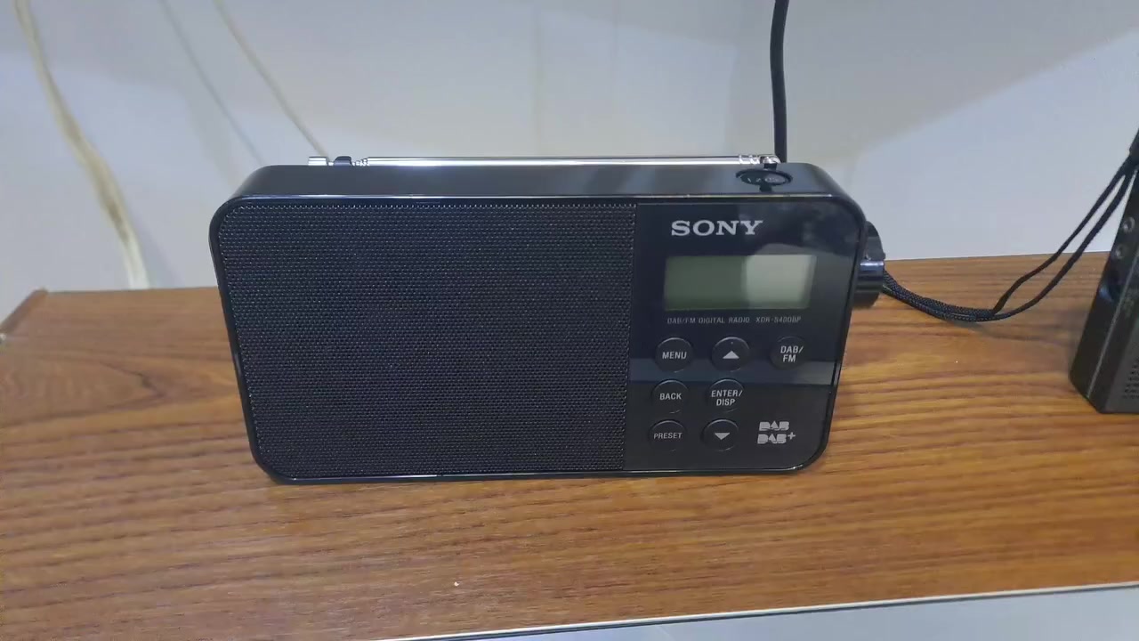 السعر مكتوب في الاخير 
راديو سوني  FM و DAB+


**إذا كنت صاحب هذا الإعلان وتريد حذفه لأي سبب، رجاءا أرسل رسالة إلى الدعم الفني**