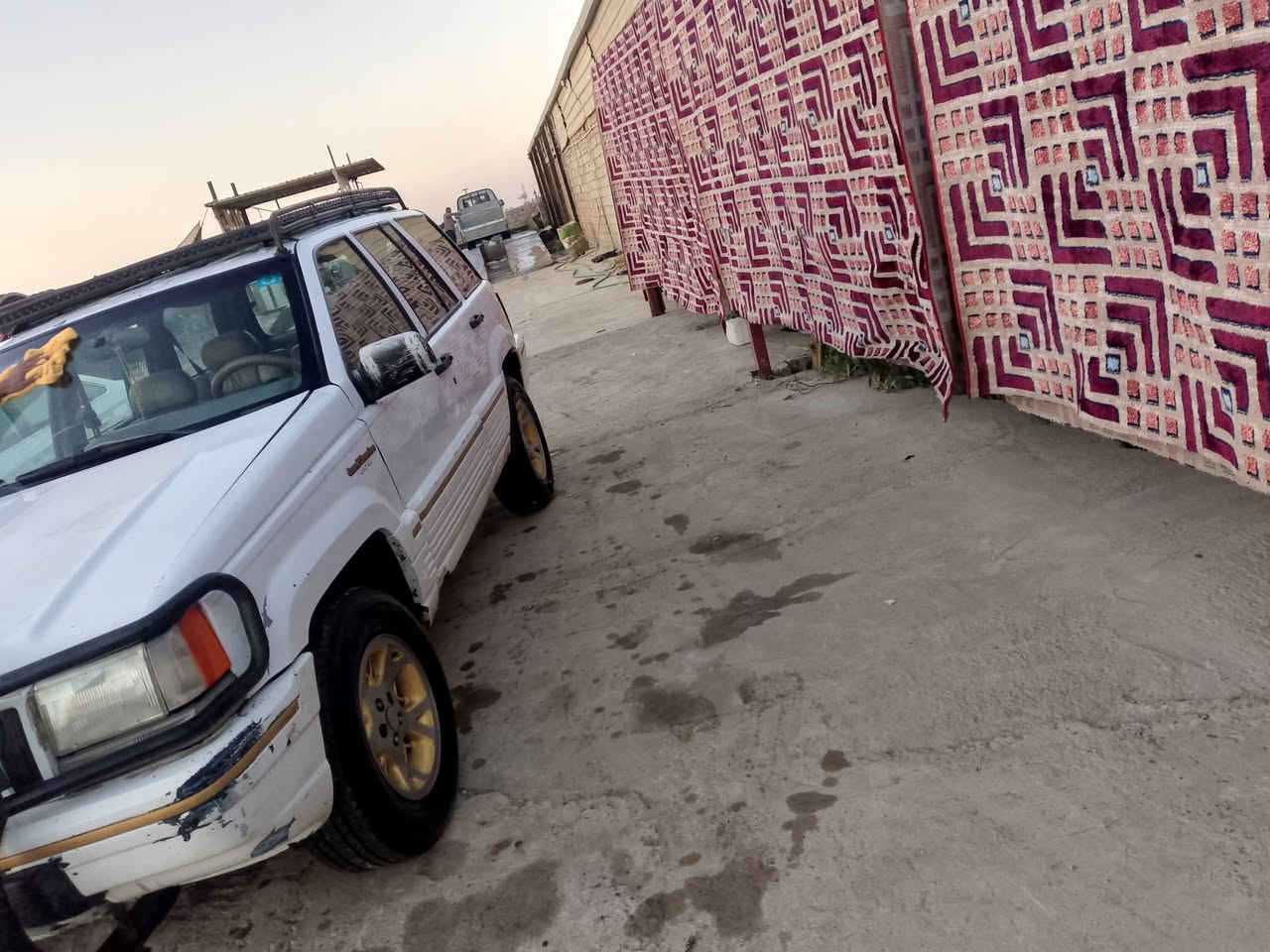 السلام عليكم جيب شيروكي رقم بغداد دولي موديل 1995 مكينه وكير سي تسعه اثنين ونص سكريتر كهربائي انظاف كهربائي كله شغاله تخم تاير جديد حداديه جديده تحويل مباشر السعر 45 وبيه مجال مكاني الديوانيه قضاء  الشاميه‏‪***********‬‏
