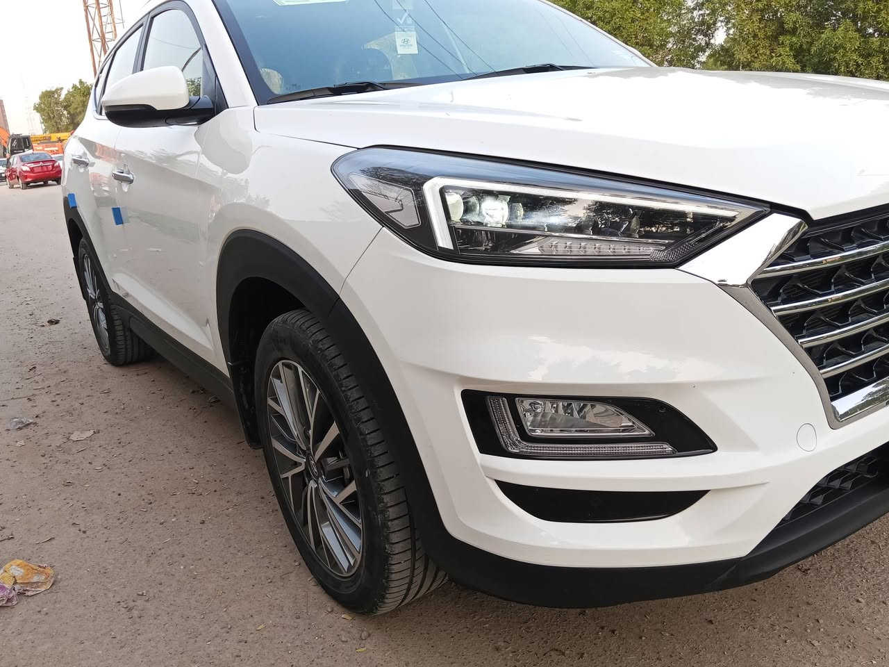 السلام عليكم للبيع توكسان 2020 شركة الكاصد
فول مواصفات عدا البانوراما كشنات كهرباء 
بصمه حساس امامي خلفي
السياره ماشيه 38 الف حقيقي بشرط الفحص 
لد امامي 
خمس عدسات
السياره جديده جدآ وكفاله عامه من كلشي لاصبغ ولا حادث ولا تبديل رقم بغداد بأسمي تحويل ثاني يوم مكانها بغداد الكرخ *********** واني بخدمة الطيبين
