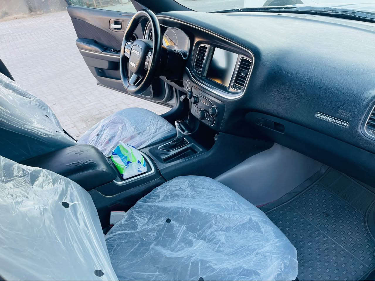 جارجر 18 اصل 16 
مواصفات معروفه Sxt
رقم بغداد وكاله
جاهزه من كل شي
مكينه وكير وحداده وتبريد وكهربائيات وتاير ويل 18 اصلي
بصره الاصمعي الجديد
*********** البصرة, العراق
