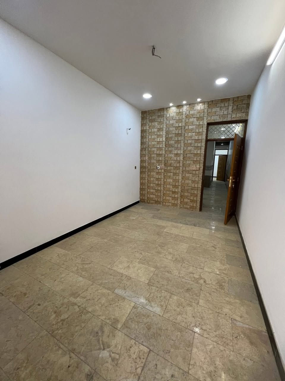 مشتمل بناء حديث للبيع  في الطالبية فرع طرشي المصطفى 

🔸المساحه 70 متر

🔸الواجهة 3 ونص
🔸النزال 20
◽️تحتوي على استقبال وحولي مطبخ ومنور وترك وغرفه نوم وخدمات بالطابق الاول 

◽️والطابق الثاني غرفتين نوم وخدمات 

⬜️والثالث بيتونه وسطحين

للاستفسار مكتب ارض الرافدين للعقار

📞***********
📞***********
