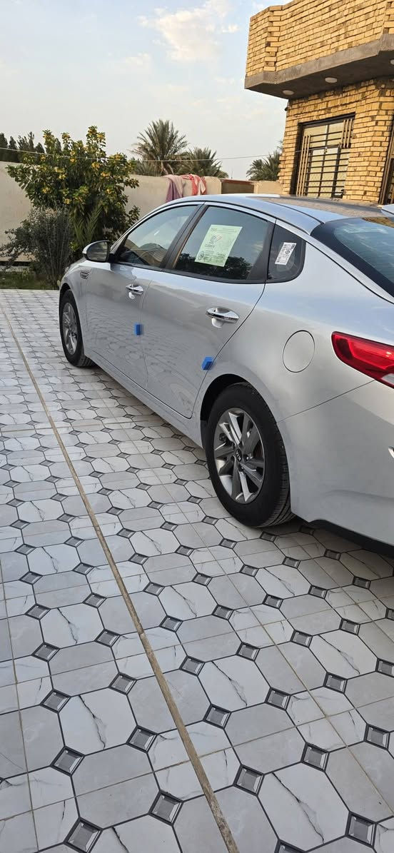 السلام عليكم كيا اوبتيما موديل 2019 
بنيد صبغ وطرف جاملغ المامي صبغ 
 مكينه كير حداديه 
تخم تاير تبريد شغال ماشيه ٧٩ 
موصفات تحكم ستيرن 
كامره دواره حساس خلفي 
رادار تحديد مسار 
مثبت سرعه وبيه موصفات 
لاستفسار***********
مكان سياره ناصريه
السعر ١٤٣
