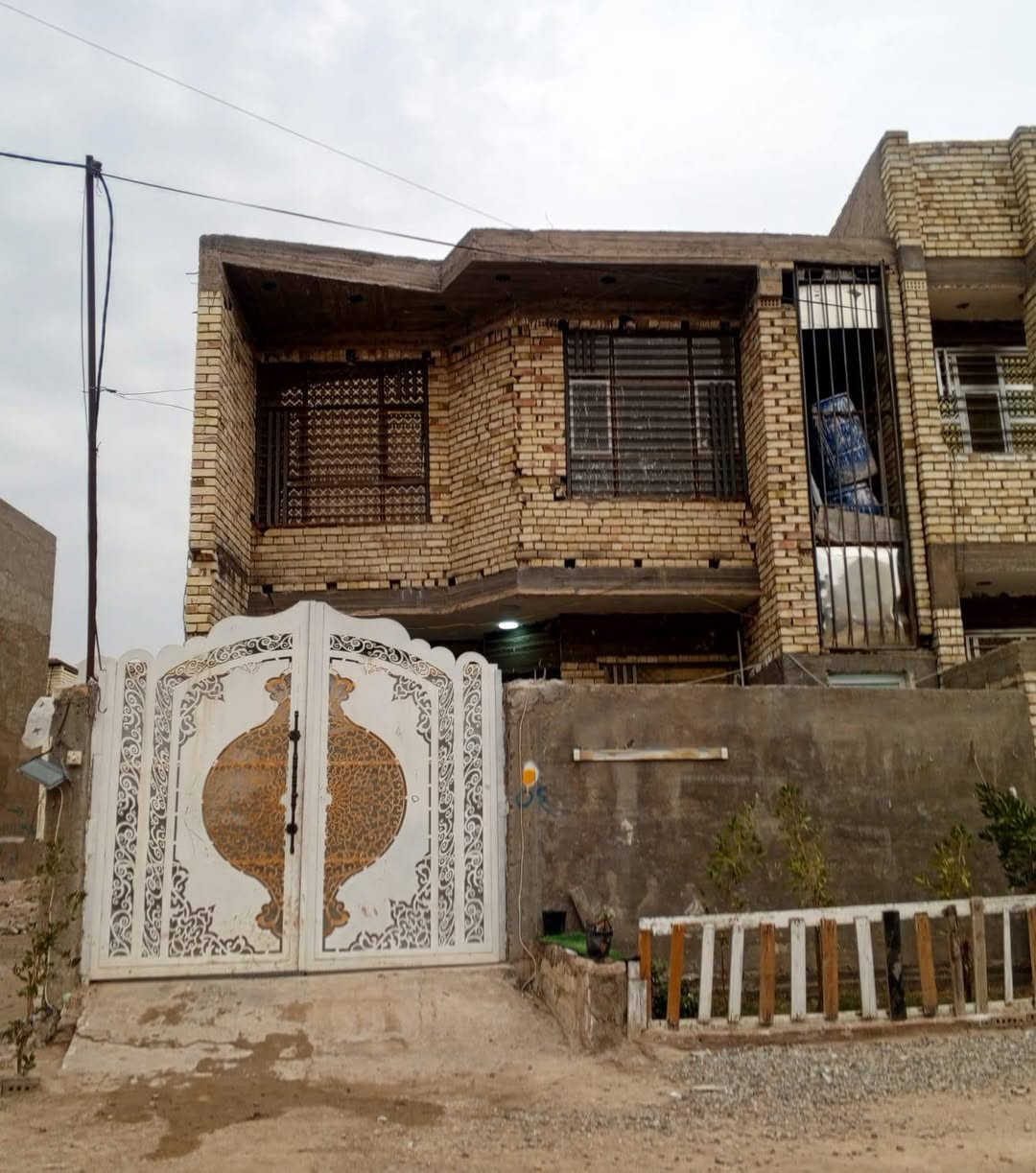 بيت البيع مساحه 150 واجه 7ونص نزال 20 البيت طابقين 
العنوان ضباط ثانيه زراعي شارع 15 
رقم الهاتف  ***********
