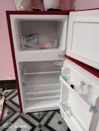 ثلاجه للبيع حجم صغير نظافه فول ما شاء الله السعر 75 وبيها مجال شغاله  ...