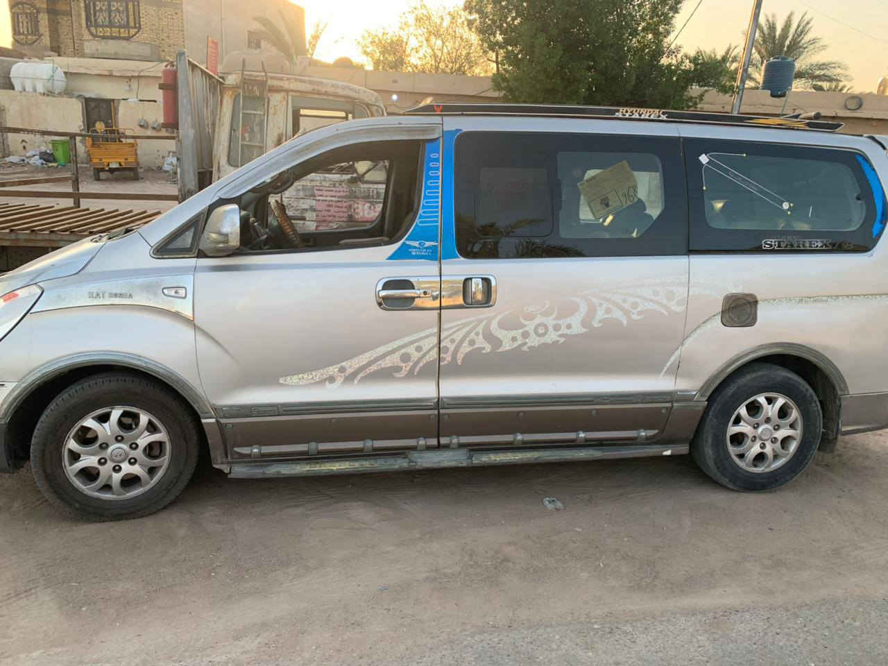 ستاركس  .موديل 2010 رقم بصره
محرك وكير وحداديه خير من الله . بس التبريد نقص غاز  
لون سلفري مصبوغه جماليه فقط . السعر 122 وبيها مجال قليل 
ه‍   ‏‪0781 857 8572‬‏
