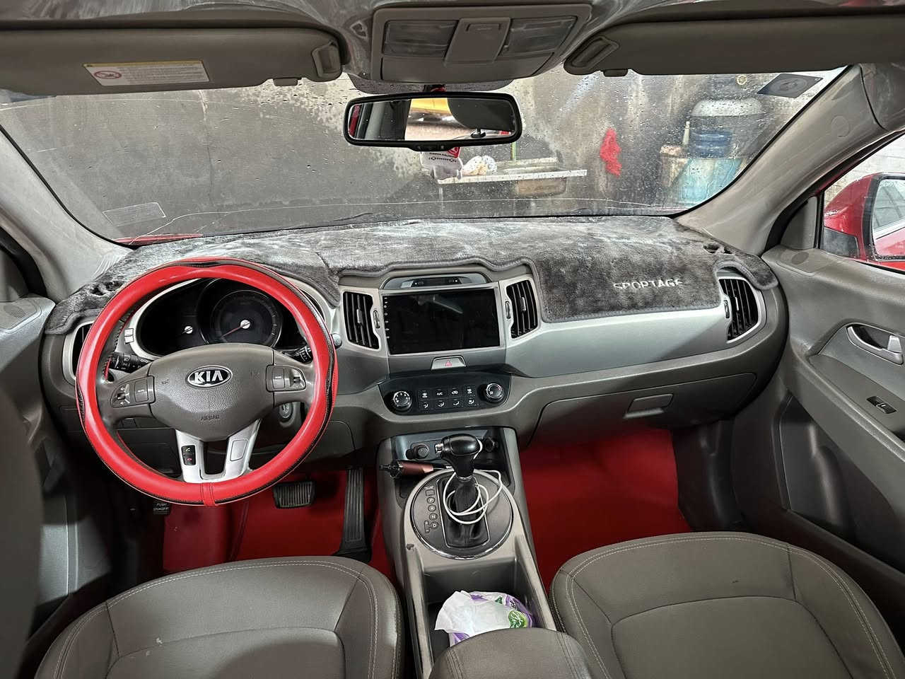 السلام عليكم من رخصه الادمن كيا سبورتنج موديل 2014 مكفوله خليجيه الاستفسار ***********
