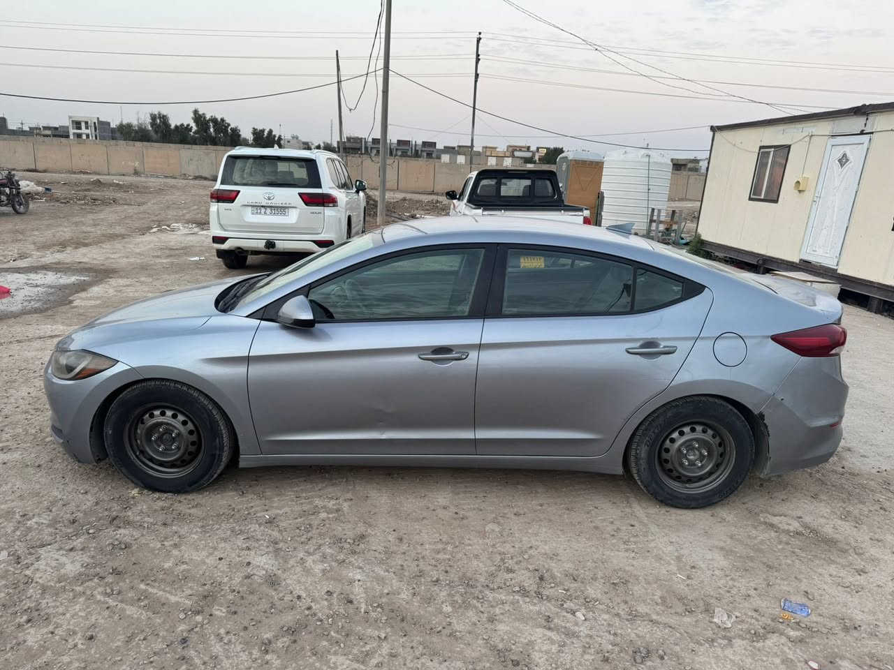 السلام عليكم اتصل ع الرقم لان اني مكلف
النترا ٢٠١٧ للبيع 
وارد امريكي حادثهة خلفي صندوك والدعامية مصبوغات وبيهة رصعات بسيطة مثل ما موضح بالصور
محرك ٢٠٠٠ دوش
تحكمات ستيرن 
٣ وضعيات قيادة ( ايكو - نورمل - سبورت )
***********
