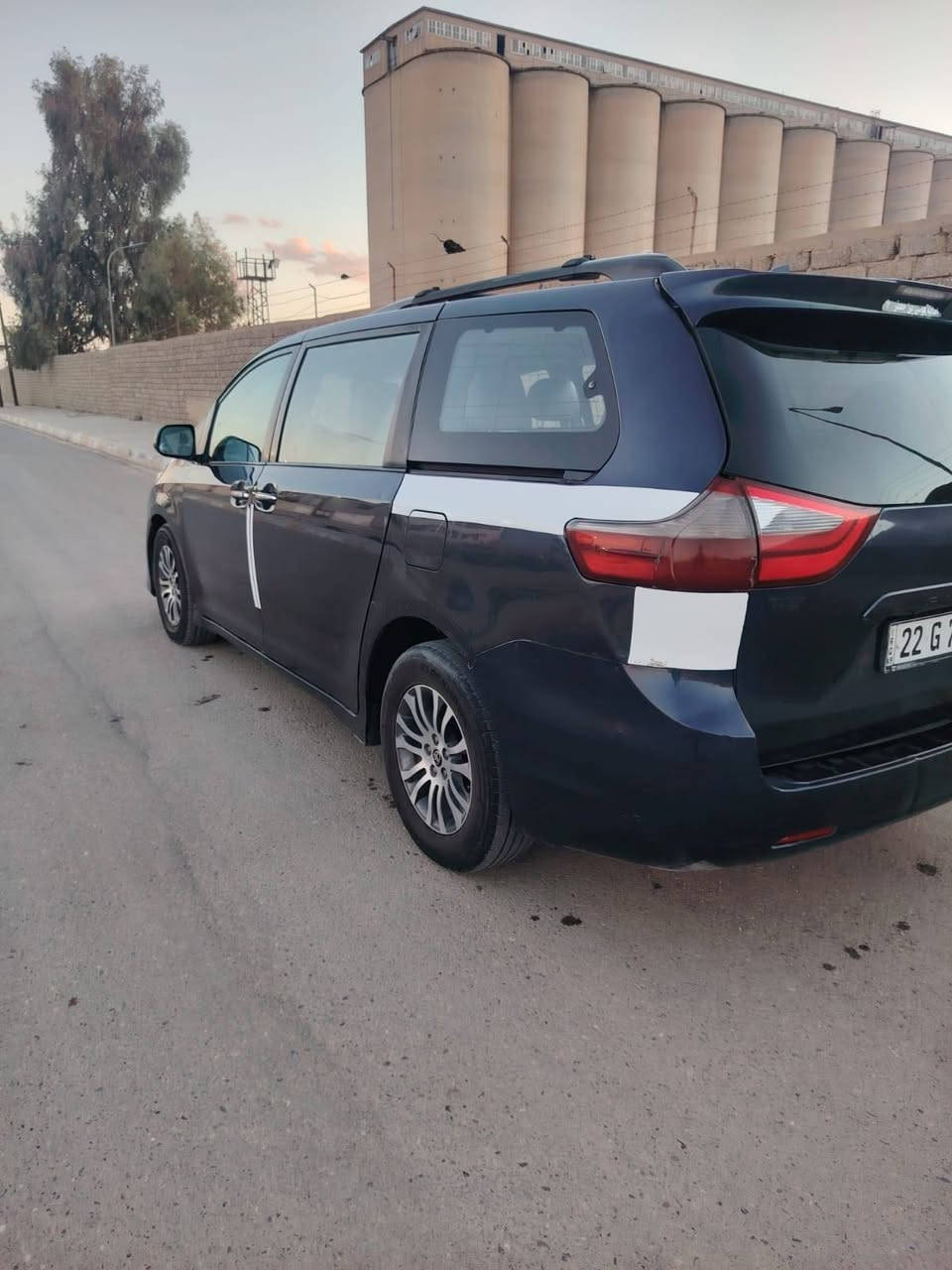 السلام عليكم
تيوتا سينا موديل 2020 حادث مرفق ويه صور بيها ثلاث قطع باب سايق جامرلخ امامي جامرلخ خلفي
مواصافات فول واحد ع واحد 
ماشيه (268)ميل 
السعر (197)مكاني موصل تلعفر 
للاستفسار ***********
