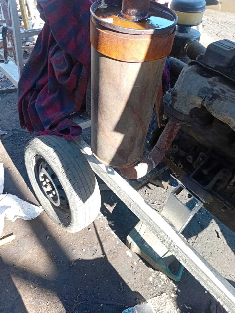 للبيع مولدة كيا ٢٧٠١ محرك كلش نظيف لاصرف ولاتبخير راس التوليد 20 كي في ثري فيز 80 امبير السعر 11 ورقة العنوان بغداد للاستفسار الاتصال على الرقم *********** اني مكلف بلنشر
