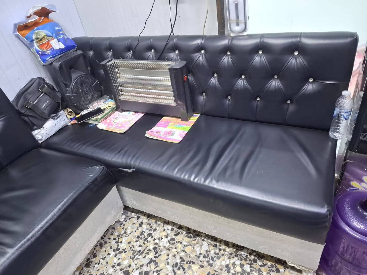 غراض حلاقه للبيع الاستفسار على هذه الرقم ويوجد واتساب ***********
