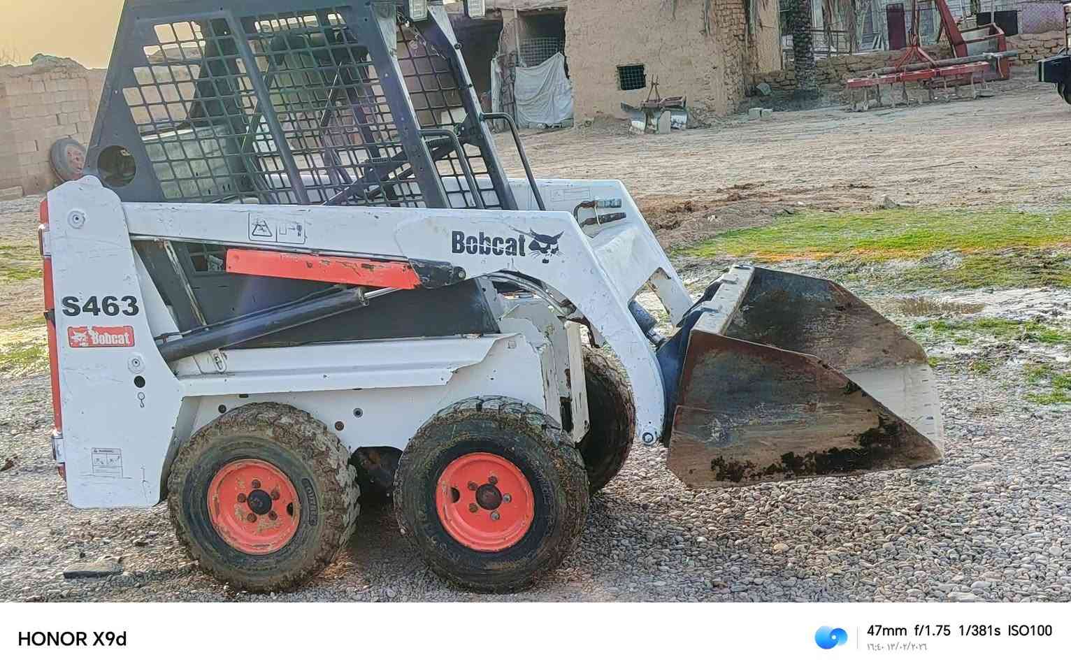 السلام عليكم بوب كات للبيع حجم 463 محرك شرط مامفتوح مضخات شرط موديل 2012 شفل لوك  كلو شغال المكان كركوك  للستفسار ***********
