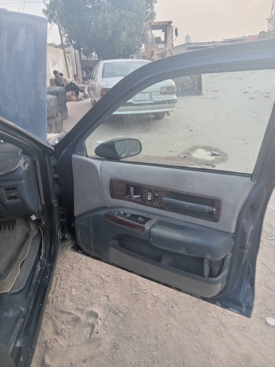 كابرس دولفين ٩٤ مجول بسمي محرك وكير وحداديه وكهربا الكل شغال كير محرك صندوك من الكويت السعر ٤٠ ورقه وبيها مجال للطيبين اترايك وين ماتحب السياره جديده مال جناي العنوان بصره الزبير دور الظباط قرب المشتل هاتف *********** واتساب *********** شكرآ لاصاحب الكروب

