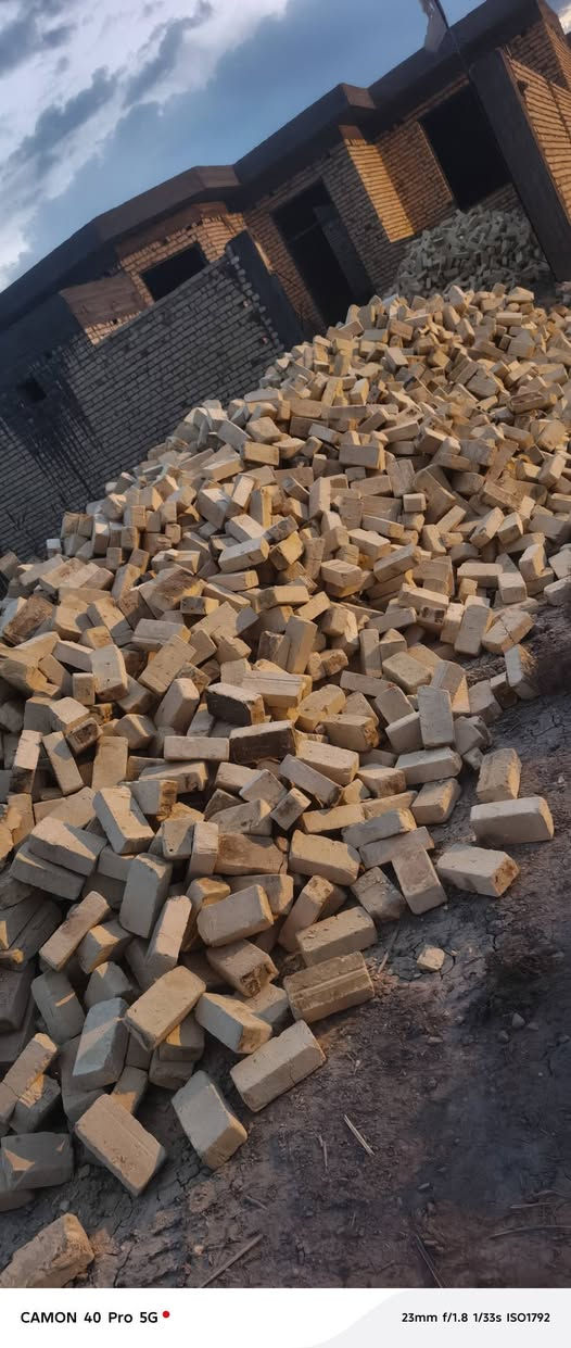 طابوك  عله شرط رمل مغسول  
(حجر) (رمل جرع )( تراب سطح ‏)‪***********‬‏
