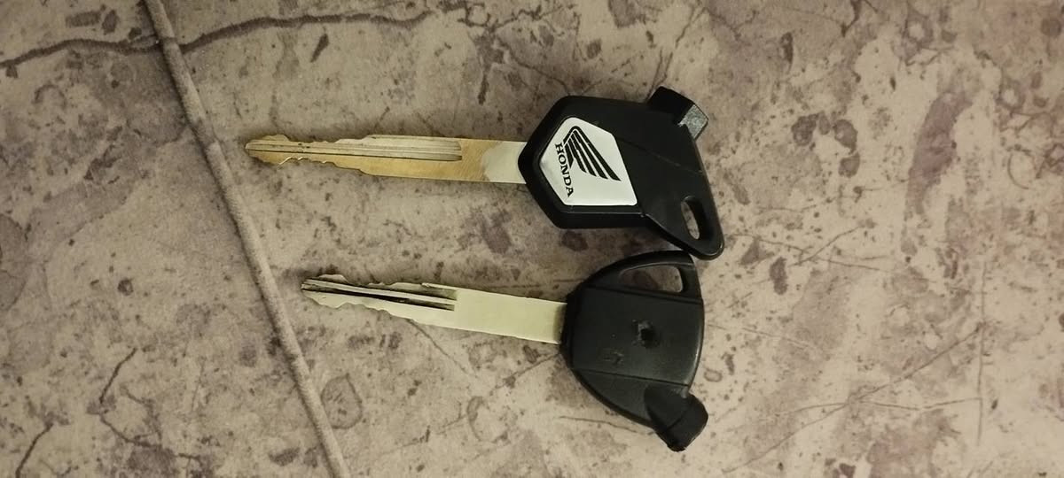 السلام عليكم  اخوتي 
دراجه للبيع سكاي وايف  دراجه عطل بسيط بيه ماعرف الله شاهد ورسوله ما موديه للمصلح بس يكولون شلغة كهربائيات قيم بالي يرضه الله مكاني كربلاء  او اكو مصلح يجي يصلحه بالبيت يكولون سكاي وايف ربع بعد ماعرف حجمهه


**إذا كنت صاحب هذا الإعلان وتريد حذفه لأي سبب، رجاءا أرسل رسالة إلى الدعم الفني**