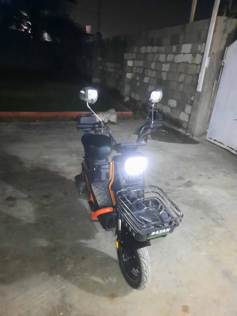 السلام عليكم
دراجه شحن ريان2025 
حجم 16
سرعه حقيقي 50
درع حمايه
ملف 550
4بطاريه ريان
2نمره 
نضام تشغيل سويج وبصمه
مكاني واسط/الصويره
الاستفسار***********
