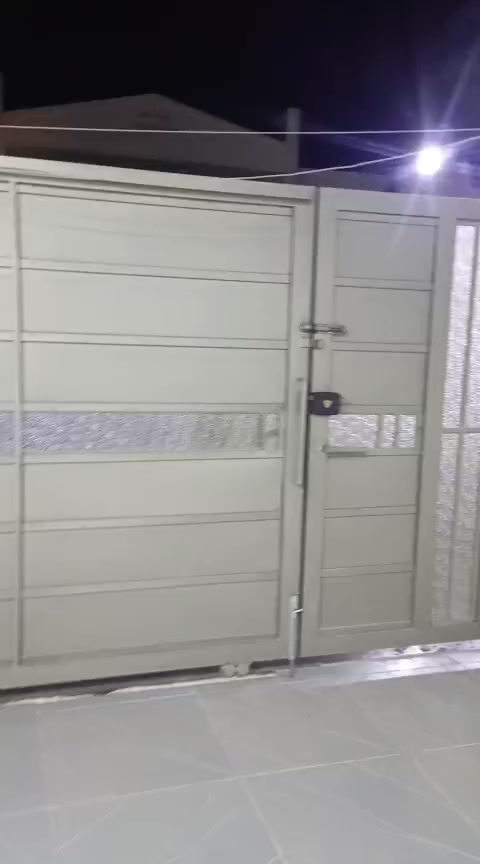 بسم الله بيع مستعجل  دار للبيع طابو صرف بناء حديث مساحه البيت 150متر واجه 7ونص الموقع حي الواسطي قرب معمل الثلج  يتكون طابقين درج خارجي مال وارد شهري اويرهم مال عالتين يتكون الطابق الارضي غرفتين  نوم وستقبال اوهول اومطبخ وصحيات وكراج الطابق الثاني غرفين  نوم وستقبال الهول مفتوح عل مطبخ وصحيات ووا ابلكونة قريب عل شارع العام  السعر جدان مناسب  للاستفسار الاتصال عله الرقم ***********
