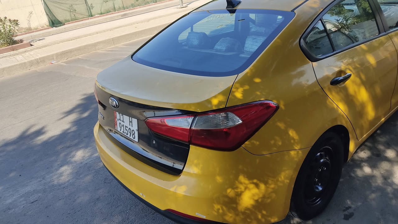 السلام عليكم
لبيع كيا فورتي موديل 15وارد امريكي سياره جديده محرك وكير مكفول صدر امامي وخلفي جديد تخم تأير كوري جديد جواهه سياره جديدة مكاني  بغداد *********** بجم   ضهر كبس
