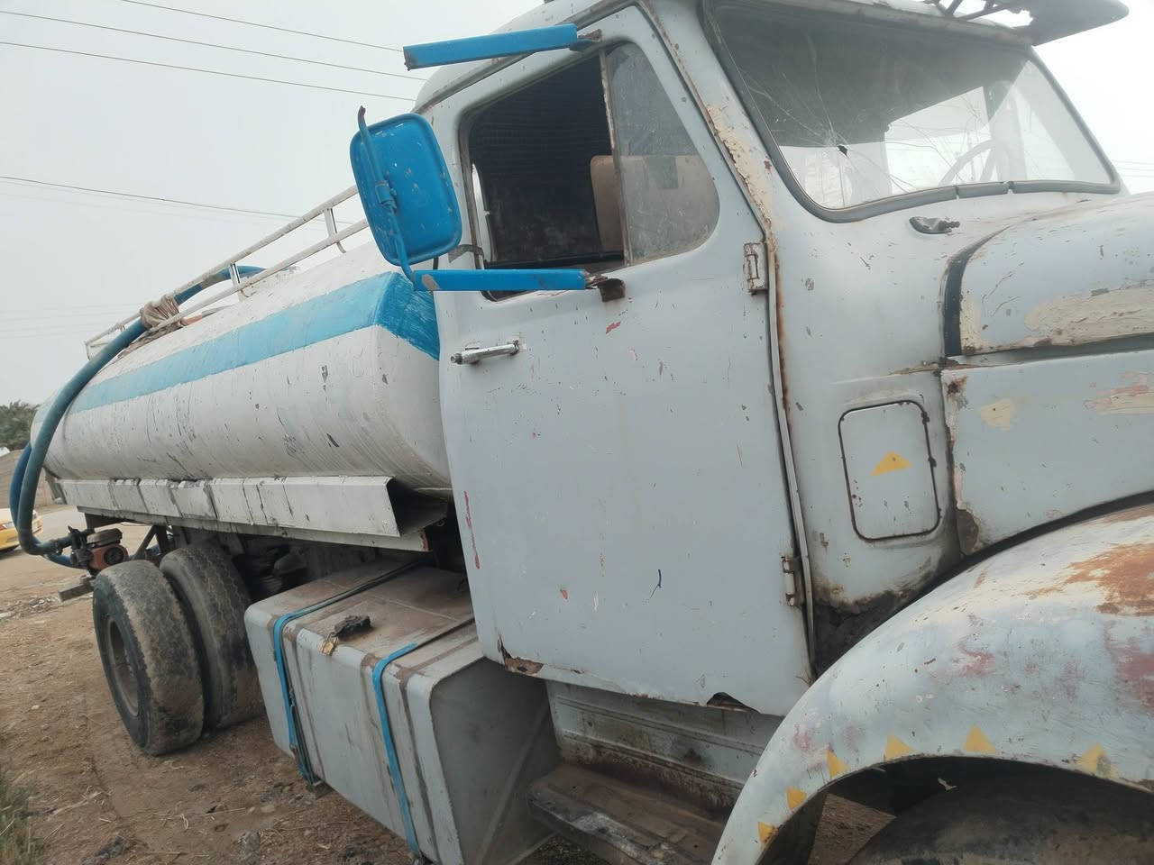 السلام عليكم دنكر لبيع ١١١ مكفول سنويه جديد حمولته ١٢ مكان ناصريه ***********
