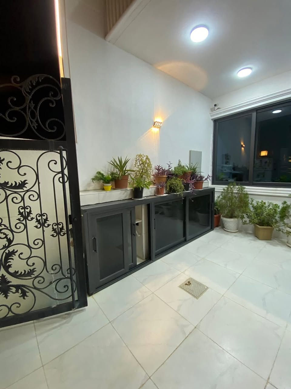 🏠اعلان اعلان
دار للبيع
موقع مميز
~~~~~~~~~~~
📄طابو ملك صرف
🧱بناء درجه اولى
~~~~~~~~~~~
سقف مغربي ✔️
واجهة فلين✔️
نظام تبريد مركزي✔️
بناء هندسي✔️
~~~~~~~~~~~~
راحه بال✔️
استقرار✔️
هدوء✔️
~~~~~~~~~~~~
هديه البيت
سبلت عد 3
مبرده مركزي عدد2
ثريات مع المروحات 
~~~~~~~~~~~~
📐المساحه:-150م
📐الواجهة :-7.5م
~~~~~~~~~~~
📍الموقع :حي الواسطي
خلف صيدليه الهدى
~~~~~~~~~~~
💸السعر :-علق ب(تم) يوصلك السعر مناسب 
~~~~~~~~~~~
الطابق الاول  يحتوي:-
استقبال +مطبخ بارد
مطبخ حار+غرفتين نوم+صحيات
~~~~~~~~~~~
الطابق الثاني يحتوي على:
هول +صحيات +4غرف نوم
~~~~~~~~~~~
للاستفسار اكثر الاتصال على
***********📱
~~~~~~~~~~~
نستقبل جميع العروض 
🏠السكنيه  🏛️التجاريه
