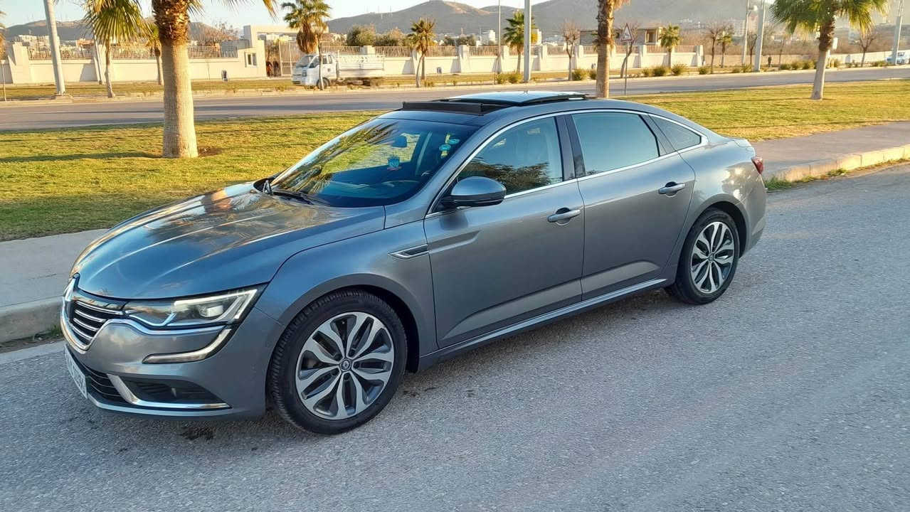 رينو موديل 2018 
بوند وجاملغ بخ بدون داخل شرط
تخم تاير جديد بل جيس 
صدر أمامي خلفي جديد 
كير ومكينه شرط 
داخل جلد 
كشنات كهرب مع تدفئه 
السياره فول فول 
اي مصرف مابيها 
مكان السياره زاخو 
السعر 115ومجال بسيط

رقم *********** زاخو, دهوك
