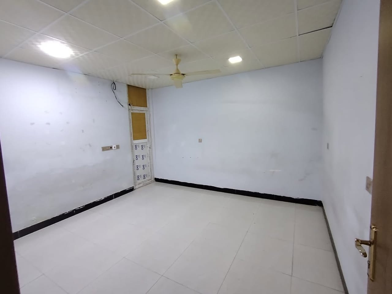 مشتمل ارضي للايجار ٢٠٠ متر غرفتين نوم ملحقاتها بحي الأسرة والمفقودين خلف جامع العدل ايجاره 
٣٠٠ الف نهايته وعائله موظفين 
***********
***********
