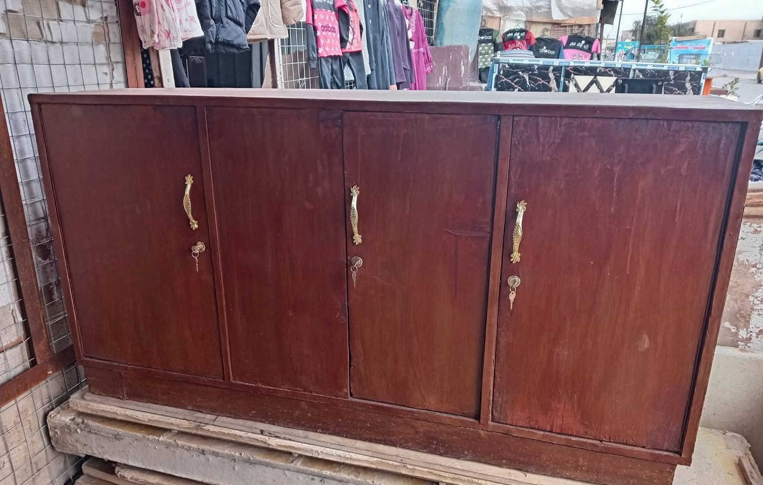 غراض للبيع
بغداد المحمودية 
المكان قرب مستوصف المحمودية مَقابل مستشفى الأسنان الصحي
ثاني محل 
***********
***********
اللهم صل على محمد وال محمد
