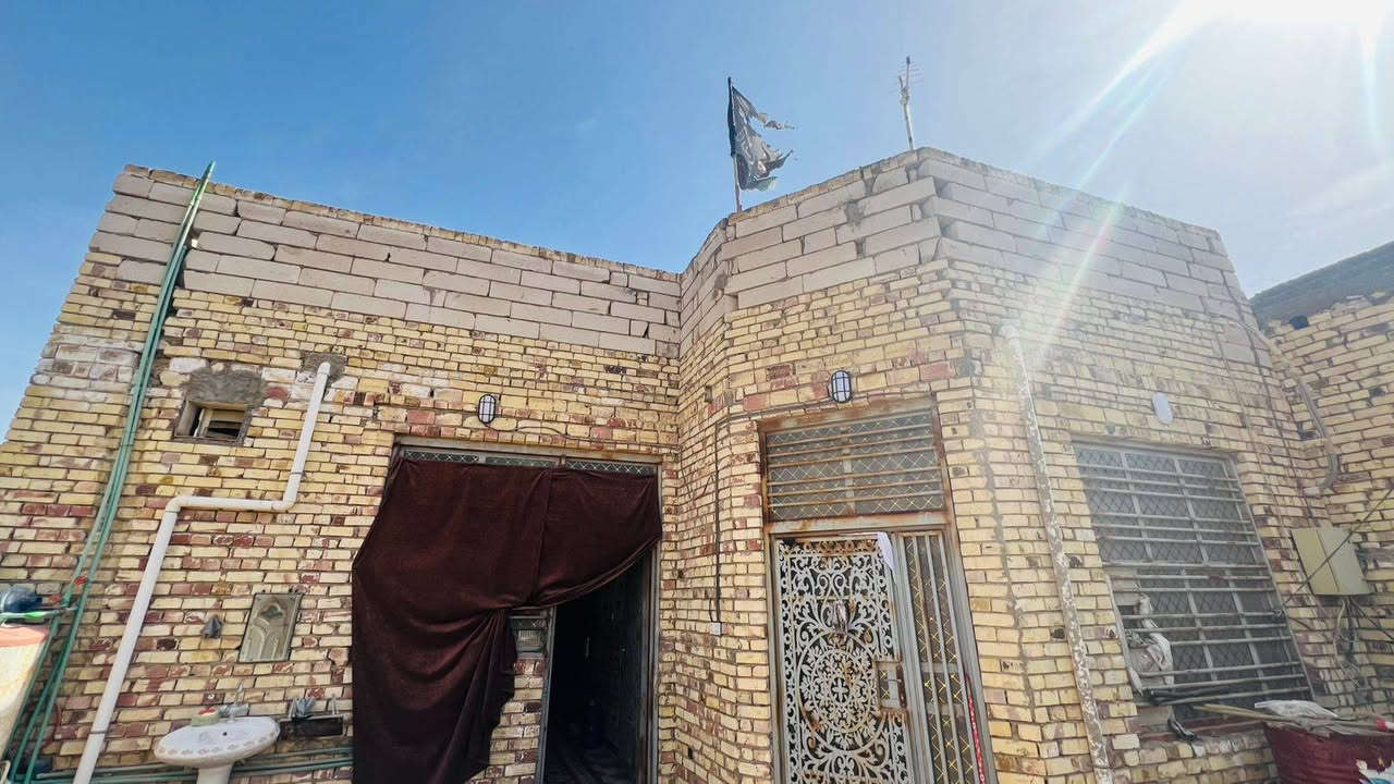 بيت طابوزراعي خلف شقق الزيتون بناء طابوك سقف اعگاده 200متر ثلاث غرف نوم مطبخ براني صاله صحيات سند25 امرقم بلديه  البيت كلش امرتب السعر خاص اقصاد مابيع ***********

