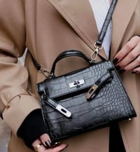 أناقة • تفاصيل صغيرة • اكسسوارات