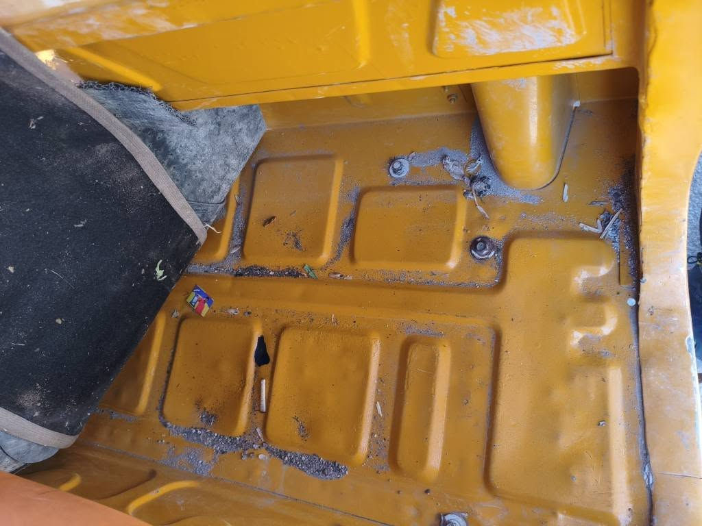 سلام عليكم تكتك موديل عشرين 20شهر 12 
تكتك معمره درجه اوله صبغ للجماليه  تكتك عوزه ترتيب نواعم 
بيه تخم تأير.  مرقمه نكليزي  بغداد
سعر 6100مكاني بغداد 
***********
