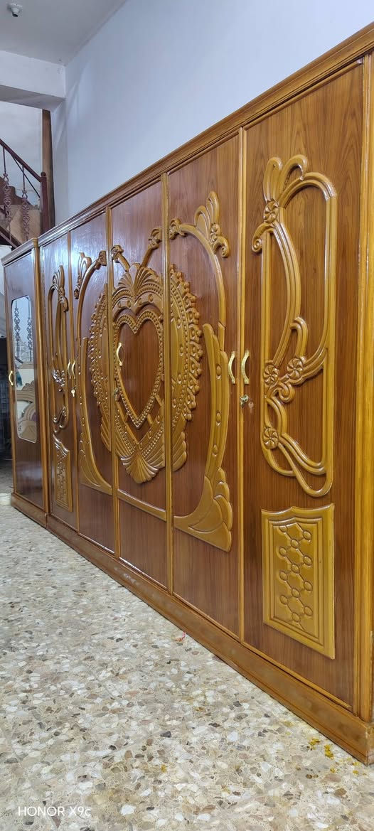 السلام عليكم غرفه كامله ام الخمس بيبان شغل درجه اولى تسكام غرفه كامله وجاهزه اي نقص ما بيها غرفه نظيفه كلش نظافتها 100% غرفه سيت واحد نقشه واحده السعر 775 شامل الشد التوصيل مجاني داخل النجف شراي اتصل ***********
